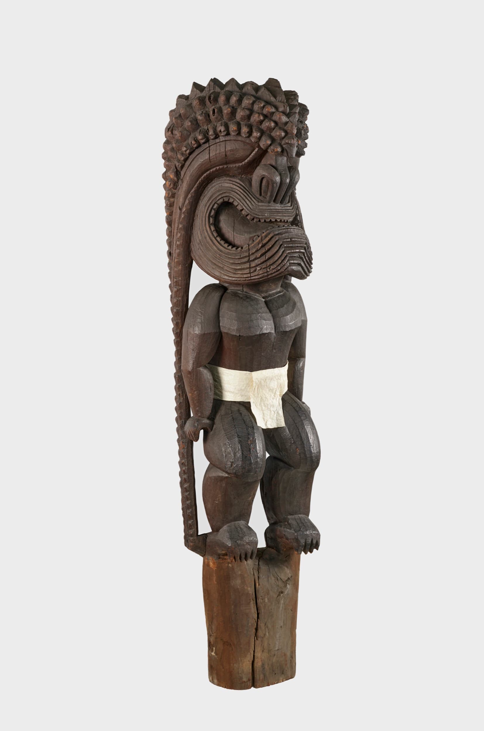 Kiʻi (image) of the god Kū, 1790–1819. Breadfruit tree wood, 102 ¾ × 27 ⅕ × 21 ⅗ inches. © The Trustees of the British Museum.