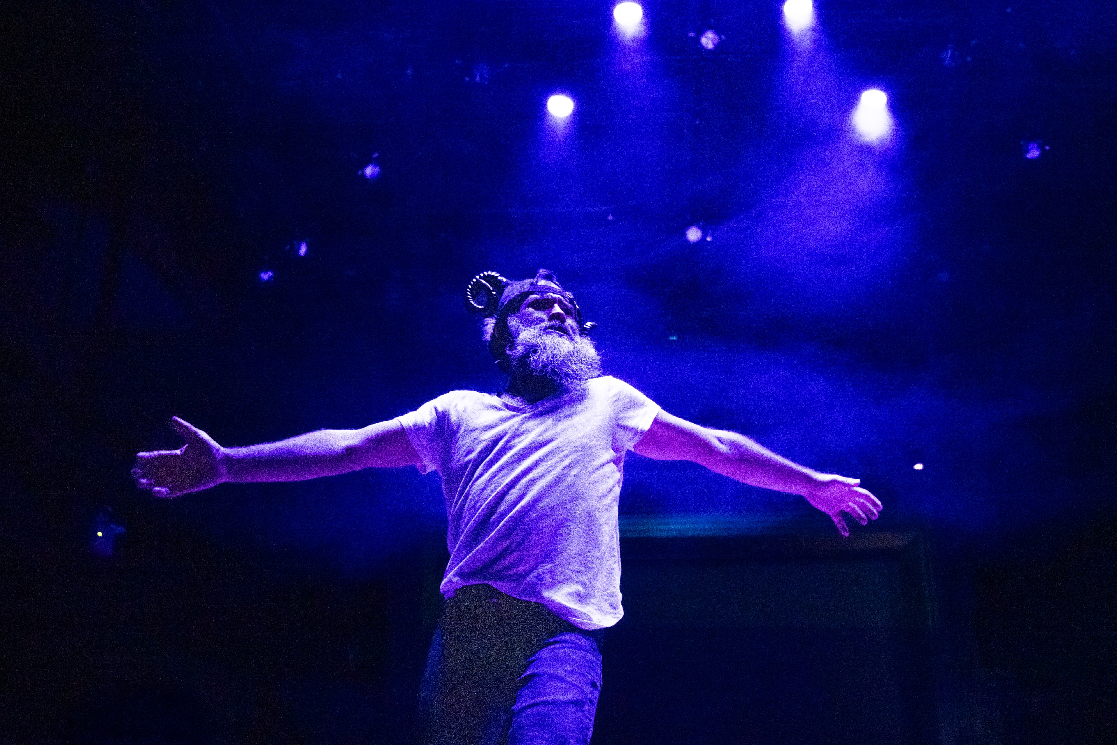 Paul Pinto’s MANO A MANO