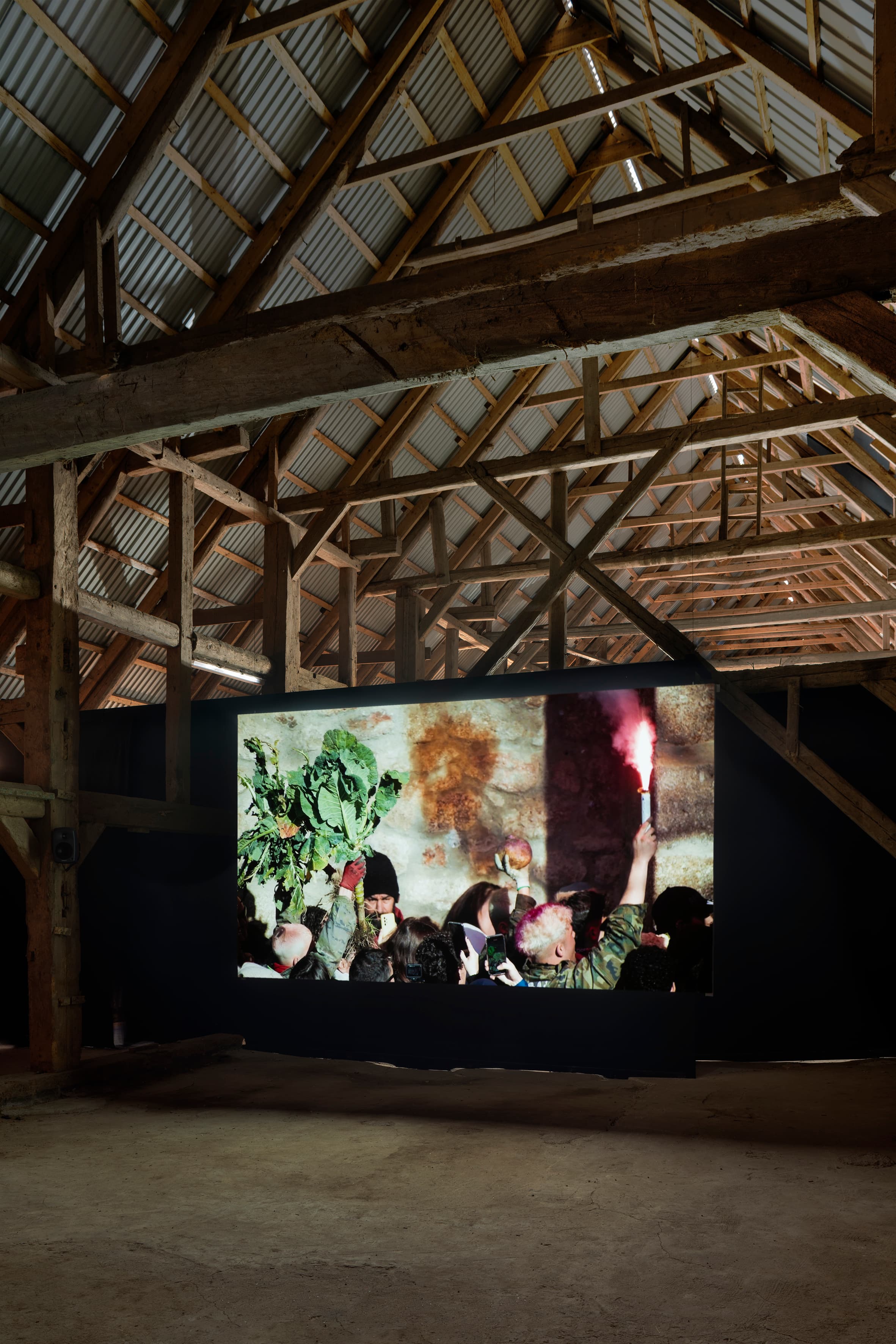 Yalda Afsah, Jarramplas, 2025. Digital color video, with sound, 15 minutes. Courtesy Kunsthal Thy. Photo: Jacob Friis-Holm.